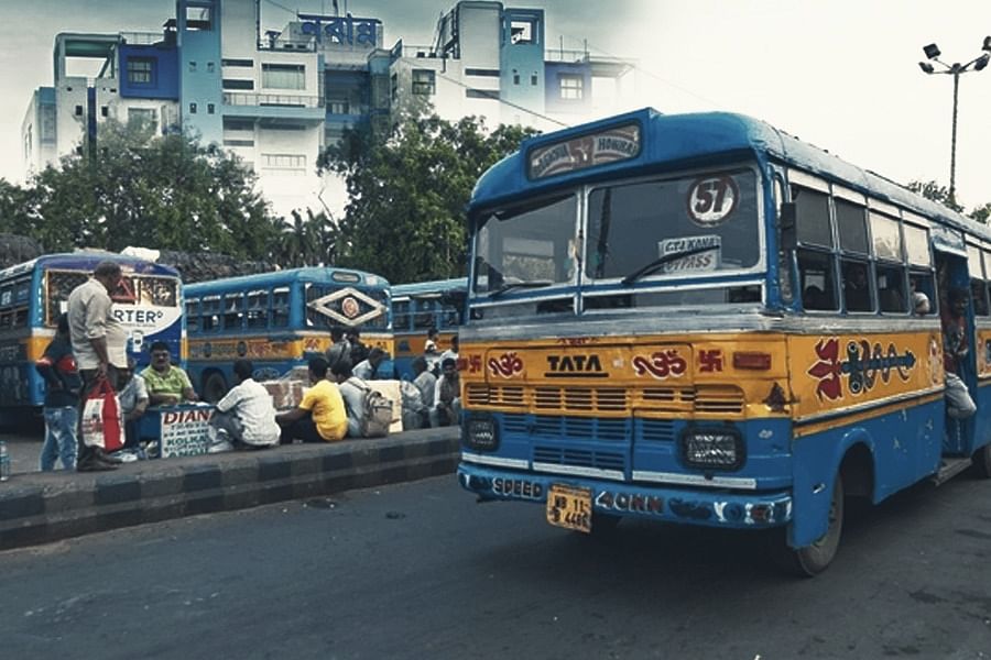 দুর্ঘটনা ঘটলেই খুনের ধারা! সরকারের নয়া পরিবহণ নীতি বদলের দাবি বেসরকারি বাস সংগঠনগুলির